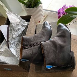 MOMA Italian boots brown size 39